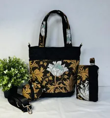 【裁縫ストア・ボヌール】大人かわいい　ウイリアムモリス　ベストオブモリス  アネモネ柄　 カジュアルキットカットクロス ブラック トートバッグ　ミニポーチ　ショルダーバッグ　ポケットいっぱい　ハンドメイド　ショルダーストラップ　ゴージャス / №500-673