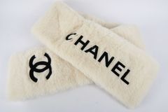 くぅさん専用北川景子お揃い CHANELオリラグマフラー - メルカリ