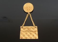 価格交渉可】CHANEL ココマーク バッグモチーフ ブローチ - メルカリ