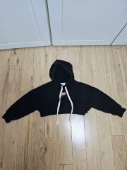 女の子 ブラック クロップド フードTシャツ S 110-120サイズ程度