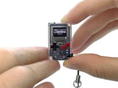 TinyCircuits Thumby グレー 小さなゲーム機 プレイ可能なプログラム可能なキーチェーン: 電子ミニチュア STEM学習ツール (クリア)