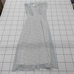 ◇ ⊂ MAJESTIC LEGON 小花柄 ノースリーブ 膝下丈 ワンピース サイズＭ ホワイト系ブルー系 レディース E  【1508270011416】