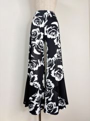 ワイド】新品 黒 オーバーチュールレースビッグローズ柄ワイドパンツ