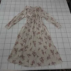 ◇ ⊂ ナチュラルビューティーベーシック ボタニカル柄 長袖 膝下丈 ワンピース サイズS ベージュ ブラウン系 レディース E  【1509300001384】のサムネイル