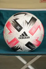 2026年最新】jリーグ公式球の人気アイテム - メルカリ