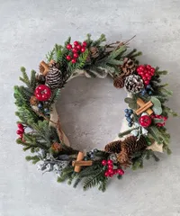 冬の森を閉じ込めたクリスマスリース