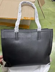 黒 高級感 ビジネスバッグ メンズ レディース 大容量 A4・PC収納可 通勤 通学 出張対応 シンプルで上品 耐久性抜群 ナイロンレザー調 軽量 オフィスに最適 洗練デザインのブリーフケース