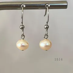 天然色ほんのりオレンジ　淡水パール　ピアス　・・✽・・　〈真珠　サージカルステンレス　フック〉