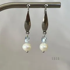 淡水パール＆アイスブルー・クリスタル　ピアス　・・✽・・　〈真珠　サージカルステンレス　フック〉