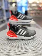 アディダス キッズ スニーカー BoA