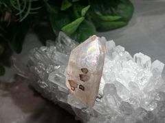 天然石 レムリアン クォーツ 水晶 虹入り カクカク ハート型 パーム