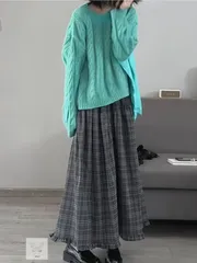 【送料無料】韓国風ニットセットアップ レトロ グリッドスカート オールインワン レディース おしゃれ 日常 快適 季節レス
レトロモダンな雰囲気を纏う、柔らかなニットとグリッドスカートが紡ぐ季節を超えたおしゃれコーディネート