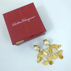 FERRAGAMO　フェラガモ　イヤリング　フェイクパール　ゴールドカラー　イタリア製のサムネイル