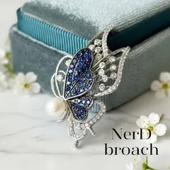 ハイエンドモデル✽淡水パールを添えた蝶々ブローチ  ちょうちょ シルバー かわいい お呼ばれ エレガント 上品 ギフト プレゼント 贈り物 レディース 女性 おしゃれ 大人 カジュアル フォーマル コサージュ NerD 新品未使用
