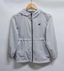 (キッズ) ニューバランス ウィンドブレーカー 145