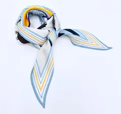 シルク風 高級パターン ひし形スカーフ_ライトブルー馬パターン