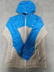 PUMA フード ウィンドブレーカー