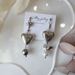 イヤリング変更可◯ シルバーハートとパールのアシンメトリーイヤリング