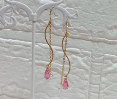 【ハンドメイド】スワロフスキービーズのピアス(イヤリングへの変更可能)