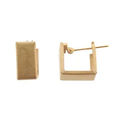 記念日のプレゼントにも最適 10金ピアス