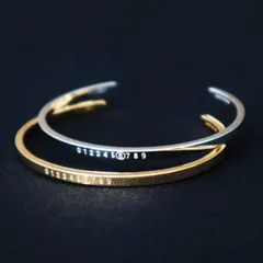 MM6 カフブレスレット Numeric ミニマルシグネチャー エムエム6