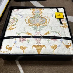 FENDI フェンディ　羽毛肌掛ふとん  ロゴデザイン FENDI フェンディ 羽毛肌掛ふとん ロゴデザイン FENDI（布団）のフリマ