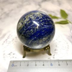 唯一無二の一点物】まるで小さな地球。ラピスラズリ 丸玉 台座付き（約
