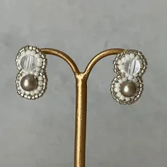 77-3. 【ブラウン】手刺繍 パールビーズピアス /イヤリング(金属アレルギー対応)