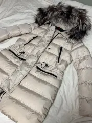 モンクレール レディースダウン