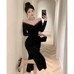 華やかキラキラ　オフショルダーベロアドレス