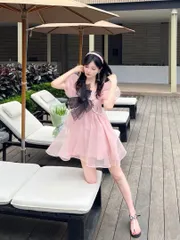 春夏コーデ  ガーリーなチュールワンピース　ミニ丈　パールチェーン付