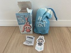 ラブブ イニシャル W PIN FOR LOVE ぬいぐるみペンダント - メルカリ