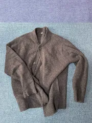 ユニクロ カーディガン 出品