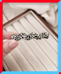 新品 くちばしクリップ レオパード柄 韓国風 シンプル 髪留め 前髪クリップ きれいめヘアアクセ【 送料無料 】