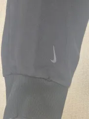 ナイキ ブラック トレーナー ズボン