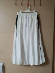 シャーリングスカート