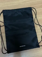 バレンシアガ ブラック ダストバッグ 出品 (値下げ可能)