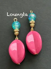 3217限定1‼️ピンクとブルーの個性派ピアス 樹脂ピアス