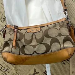 コーチ ショルダーバッグ ポシェット シグネチャー ビジネス 旅行 ベージュFX454