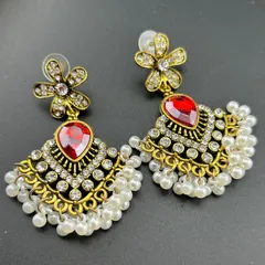 【新品】ネコポス◆アクセサリー ピアス スタッドピアス レッド×ホワイト×ゴールド 花 ラインストーン 大きめ 揺れる◆