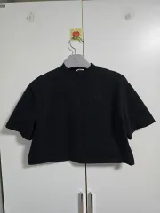 ナイキ ブラック クロップド 半袖 Tシャツ S