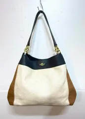 コーチ レクシー ショルダーバッグです