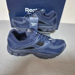 リーボック スニーカー プレミア 新品