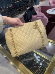 シャネル ベージュ ショルダーバッグ