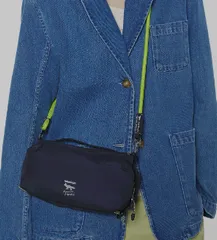 新品未使用　トポロジー✖️メゾンキツネ　ユニセックス　ボトルサコッシュ　おしゃれ　ショルダーバッグ　カーキ