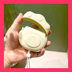 【スタッフおすすめ!】Clapoyis 粘着ローラー ミニサイズ 持ち運び 犬猫の毛 取替え簡単 服 ほこりとり エチケットブラシ 携帯 衣類クリーナー 洋服 洋服 ホコリ取り 車 斜めカット ハンディ (本体 1本)