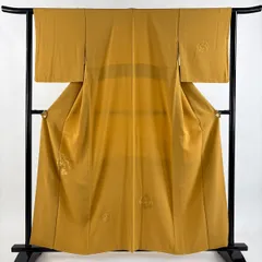 【美品】 付下げ 身丈159.5cm 裄丈63.5cm S 袷 鏡裏文 牡丹 刺繍 山吹色 正絹 秀品 【中古】