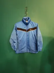 ナイキ キッズ ウィンドブレーカー ジップアップ アウター