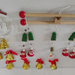 〇クリスマス飾り 3点セット 「木製のサンタとツリーの飾り」「聖歌隊のミニ リース」「ベルの飾り」