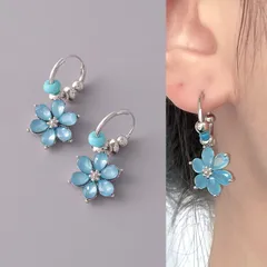 フラワー ピアス ブルー 花モチーフ フープ 揺れる レディース アクセサリー 大人かわいいアクセ プチプラ ギフト